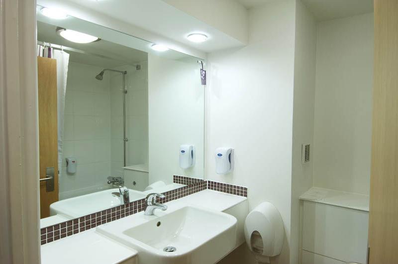 Premier Inn Arundel Esterno foto